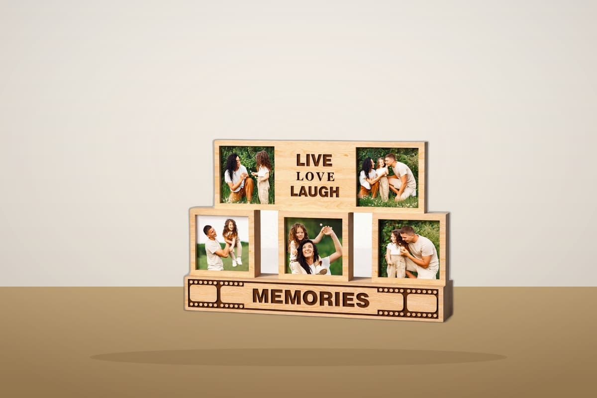 Stacking Foto-Ständer „Lebe Liebe Lache" — echtes Produktfoto: Holzständer mit Fotofenstern, Film-Rahmen und Memories-Gravur
