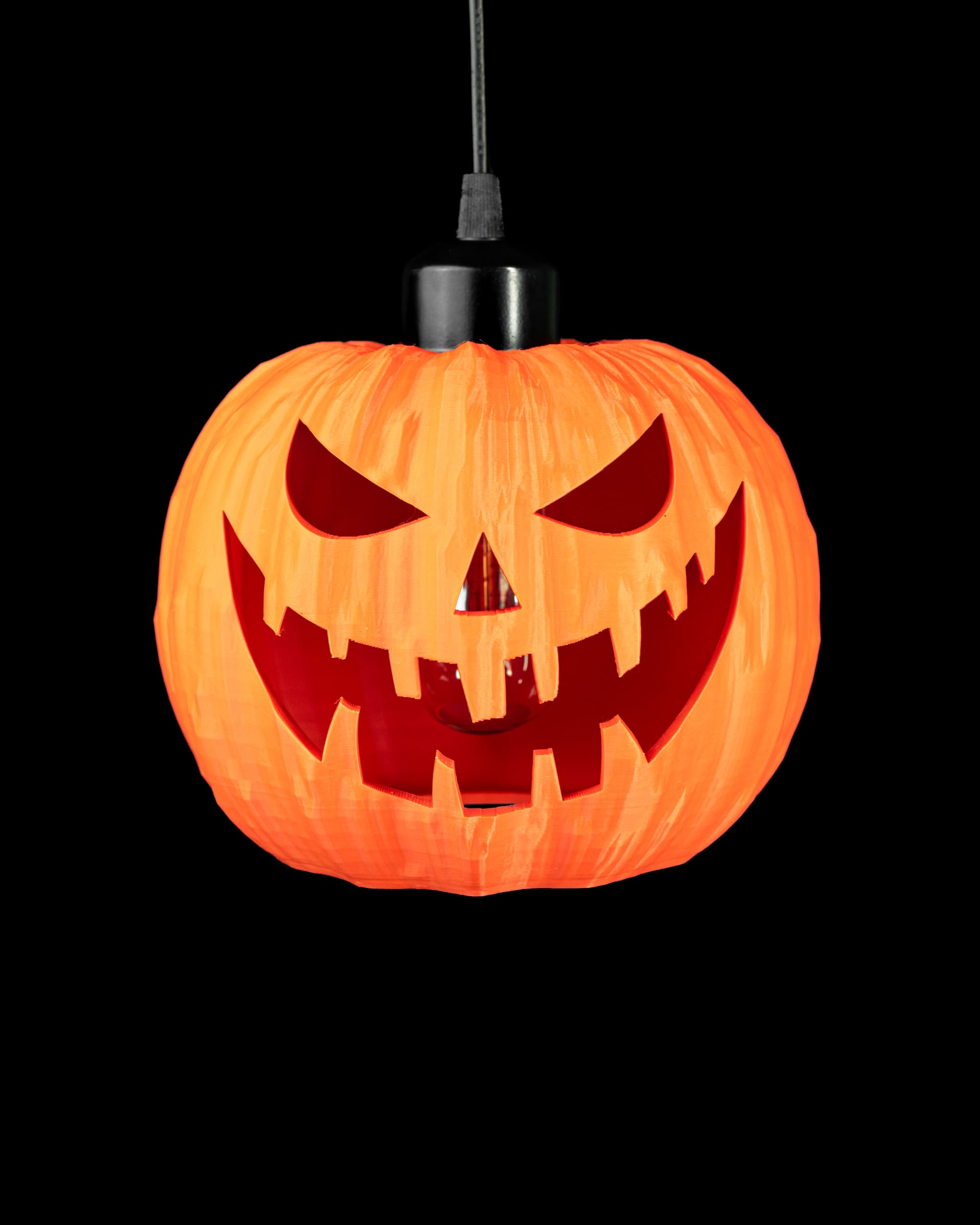 3D-Pendelleuchte Halloween Pumpkin — orange Kürbis mit geschnitztem Grinsen-Gesicht, Hängelampe